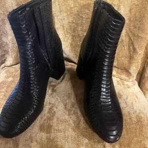 Steve Madden Black Bootie Simulated Snake Skin